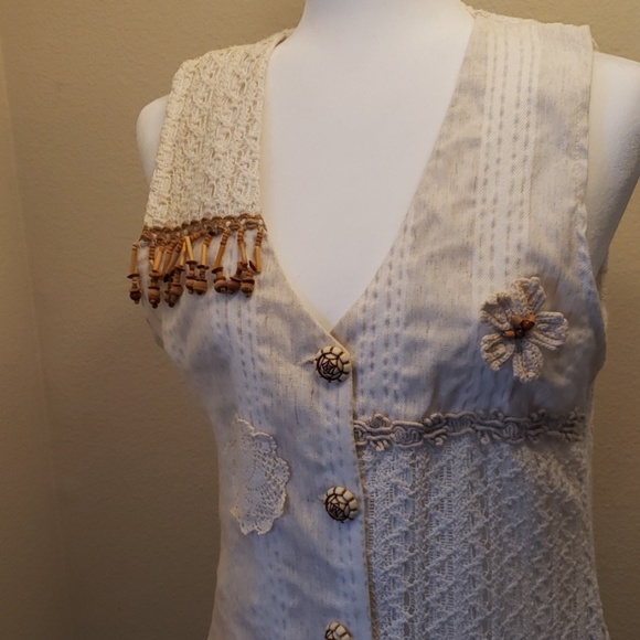 Ricro's, Long Cream Crocheted Vest - Picture 2 of 7